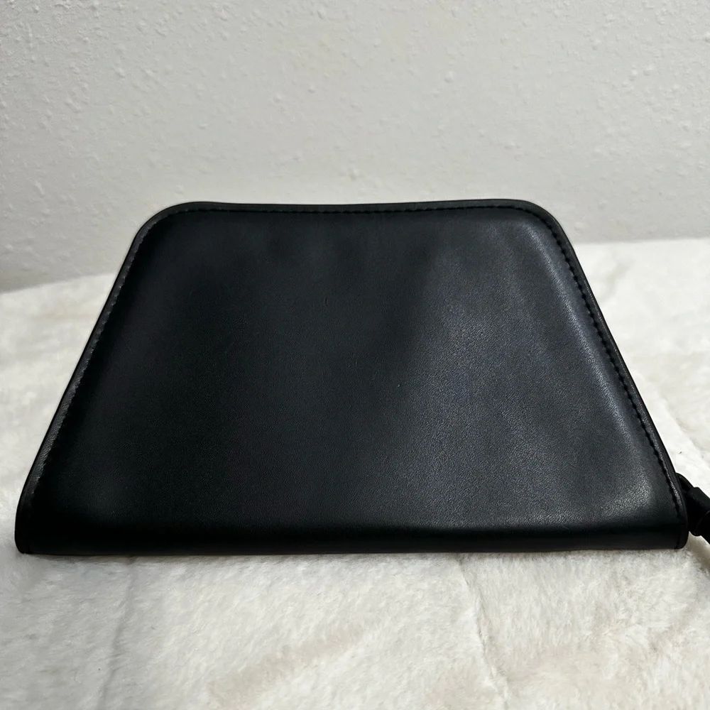 EUC Narciso Rodríguez Parfums wristlet - Picture 5 of 8